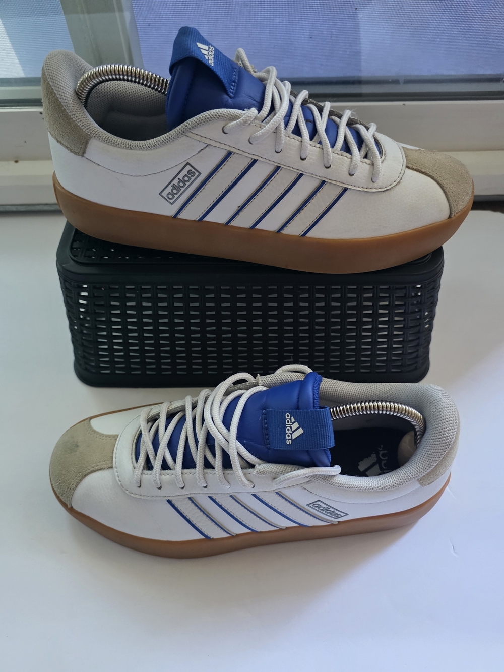 Adidas Men’s White & Blue Low-Top Sneakers